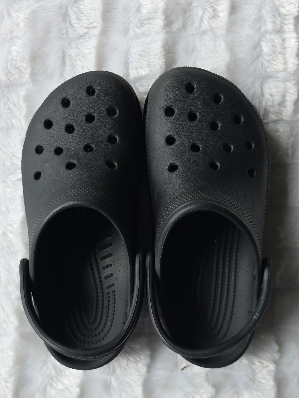 CROCS Classic Clog in Black